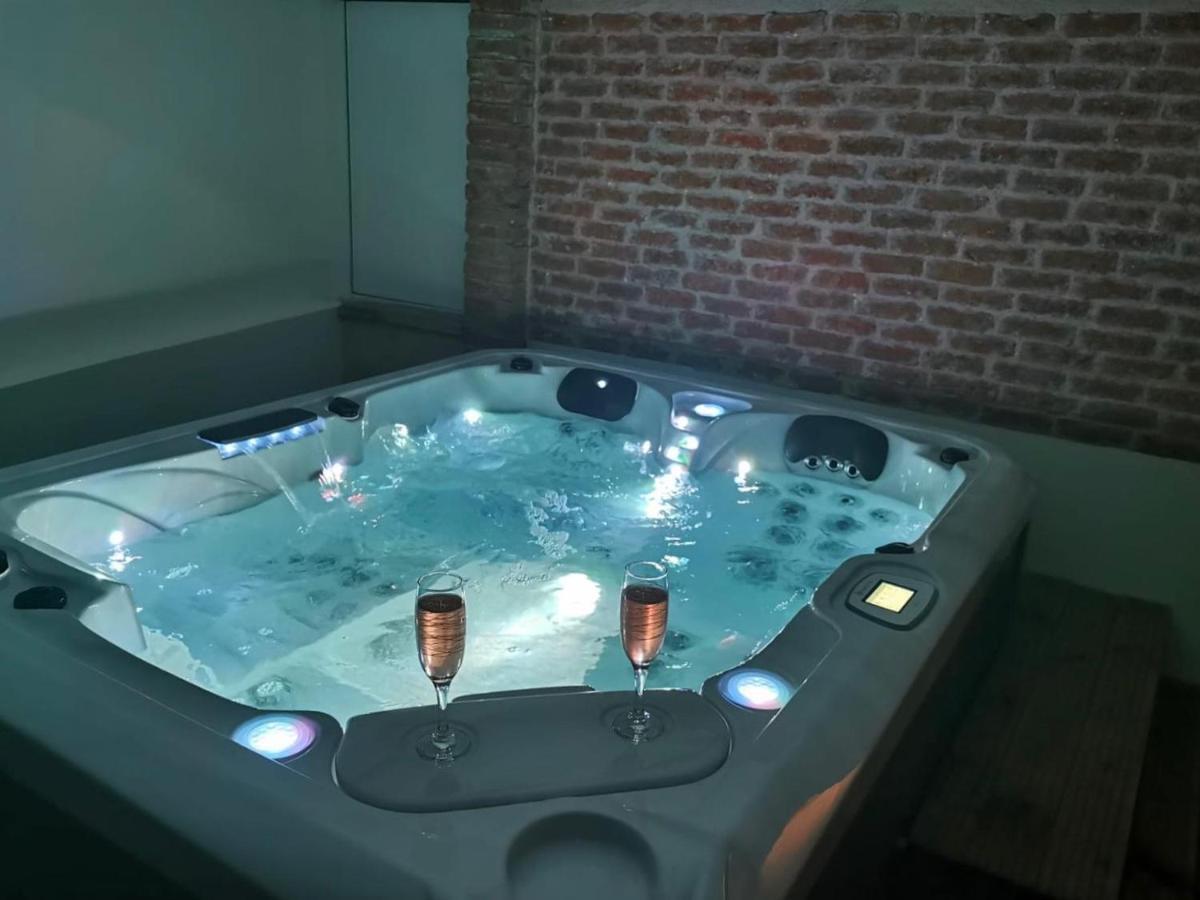 Gite Le Jardin Secret Et Gite Au Temps Suspendu Montpezat  Kültér fotó