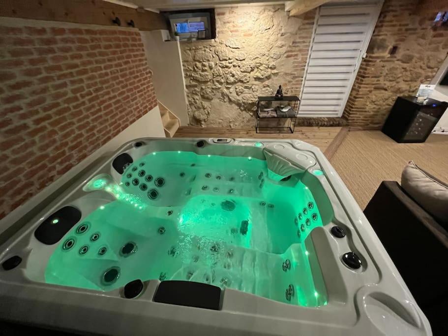 Gite Le Jardin Secret Et Gite Au Temps Suspendu Montpezat  Kültér fotó